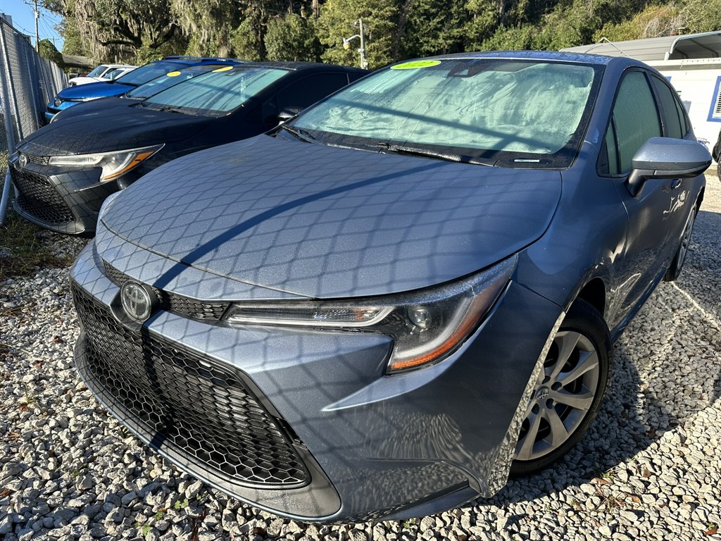 2022 Toyota Corolla LE's photo