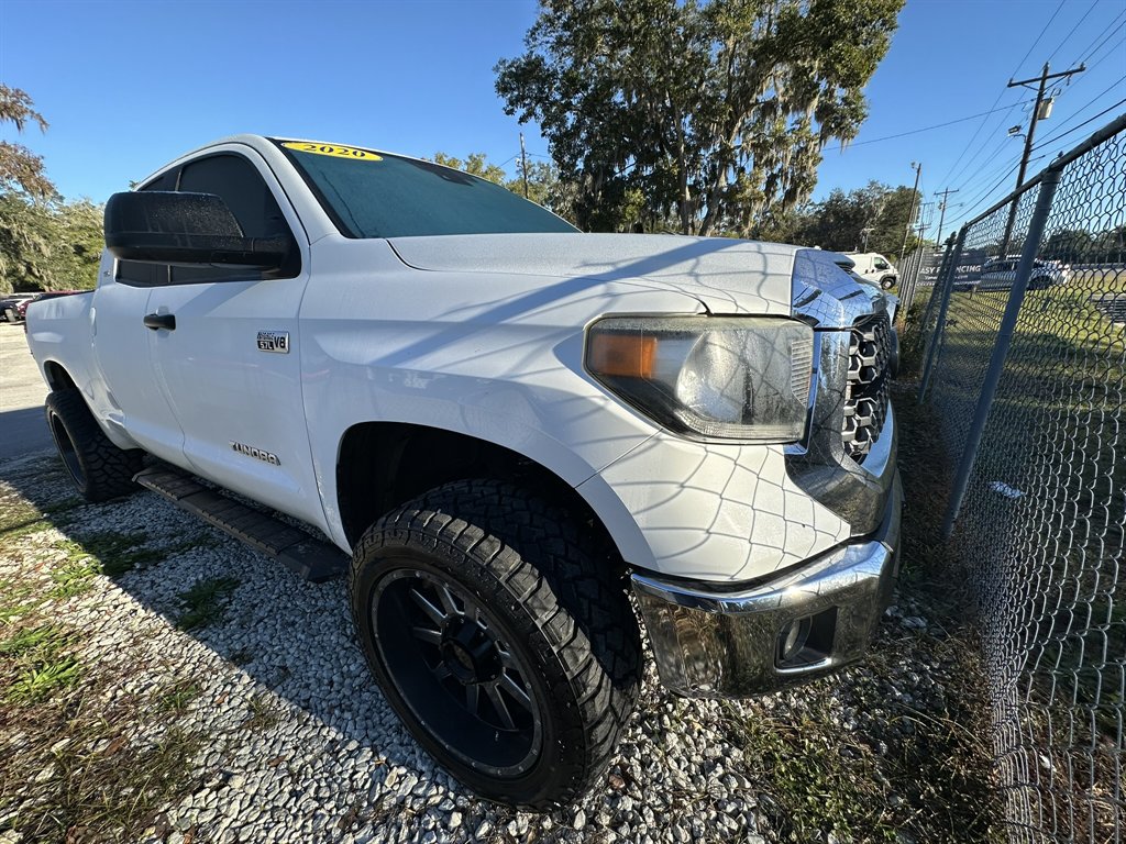 2020 Toyota Tundra SR5's photo