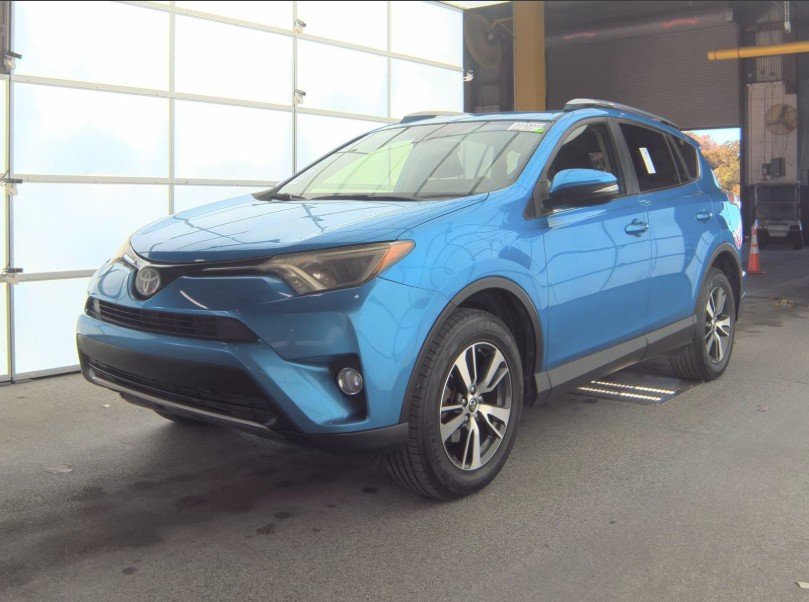 2018 Toyota RAV4 XLE's photo
