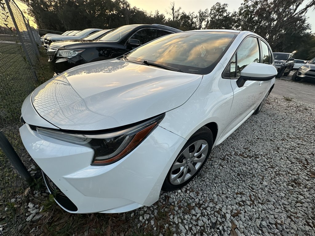 2020 Toyota Corolla LE's photo