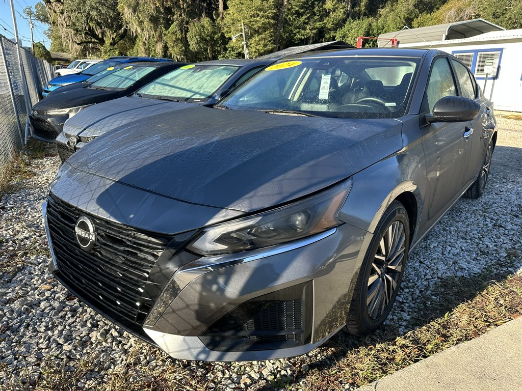 2024 Nissan Altima SV's photo