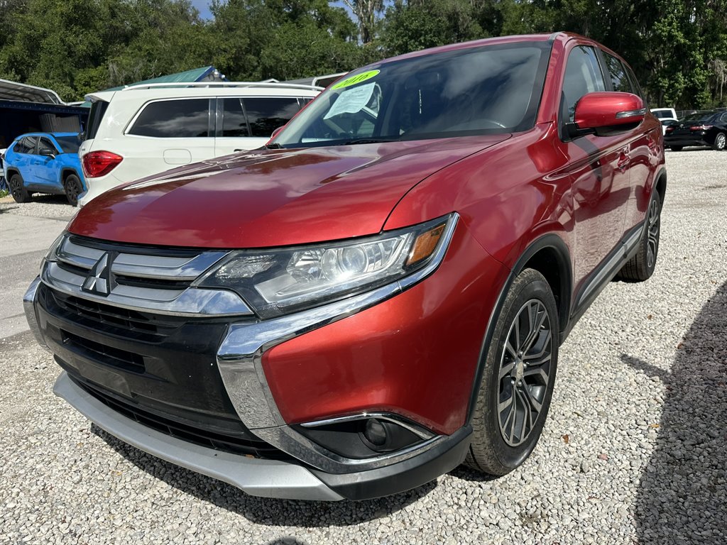 2016 Mitsubishi Outlander SE FWD's photo