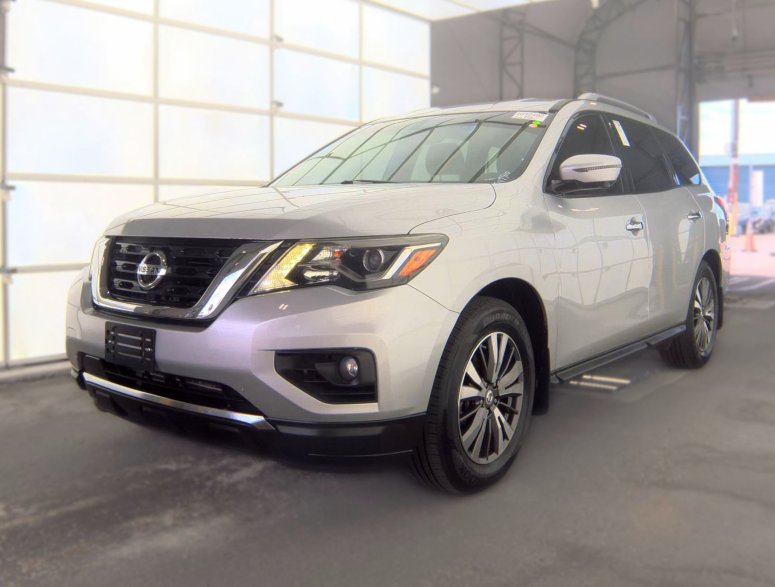 2017 Nissan Pathfinder SL 2WD's photo